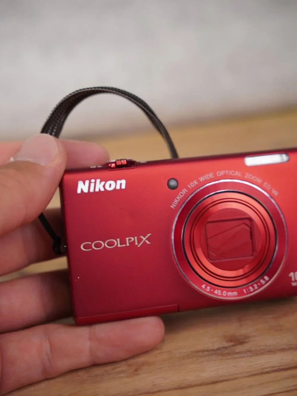 Nikon Coolpix S6200 Digital Camera 10x Optical Zoom Compact Red With Box Tested